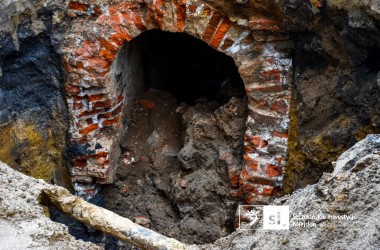 Prace archeologiczne na placu Orła Białego