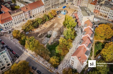 Plac Orła Białego w przebudowie: układanie nawierzchni i montaż instalacji