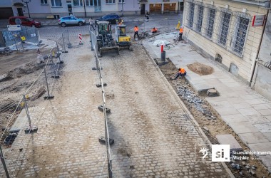 <span>Plac Orła Białego 8</span>